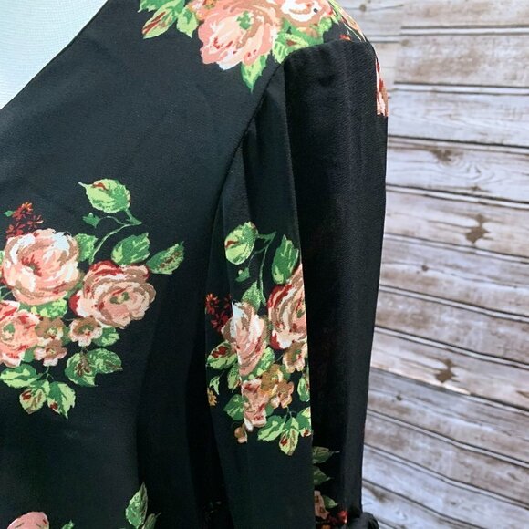 🔥🔥SALE🔥🔥Lily ROSE Black Blouse With Roses With Bell Sleeve - Picture 4 of 7